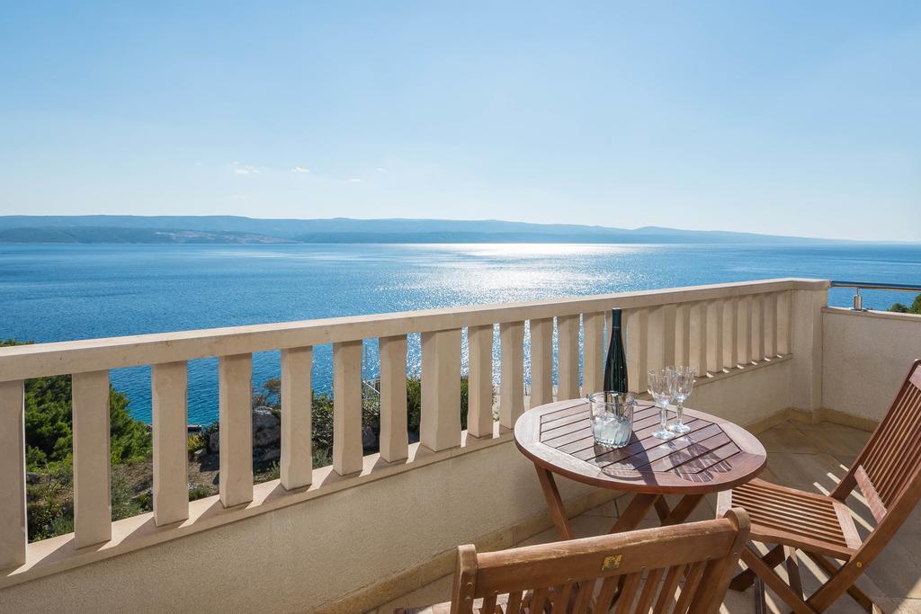 Beachfront Apartments Lara Омиш Экстерьер фото